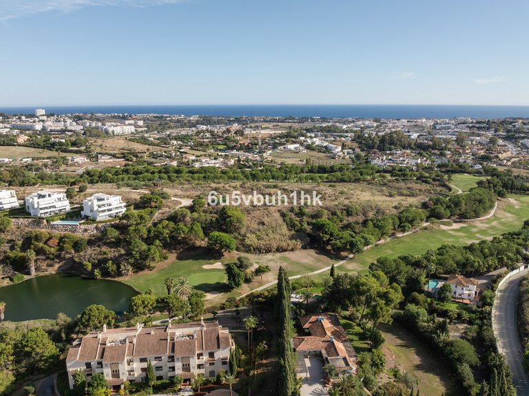 Villa for Sale in La Quinta, Malaga 37