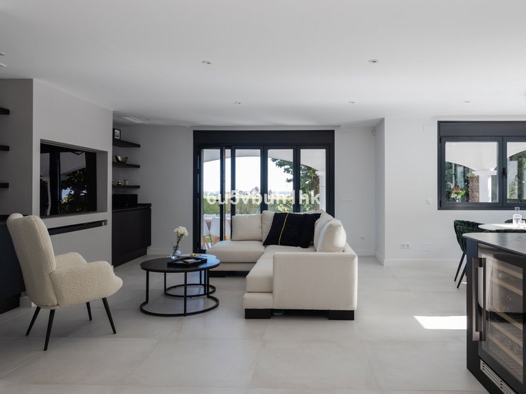 Villa for Sale in La Quinta, Malaga 7