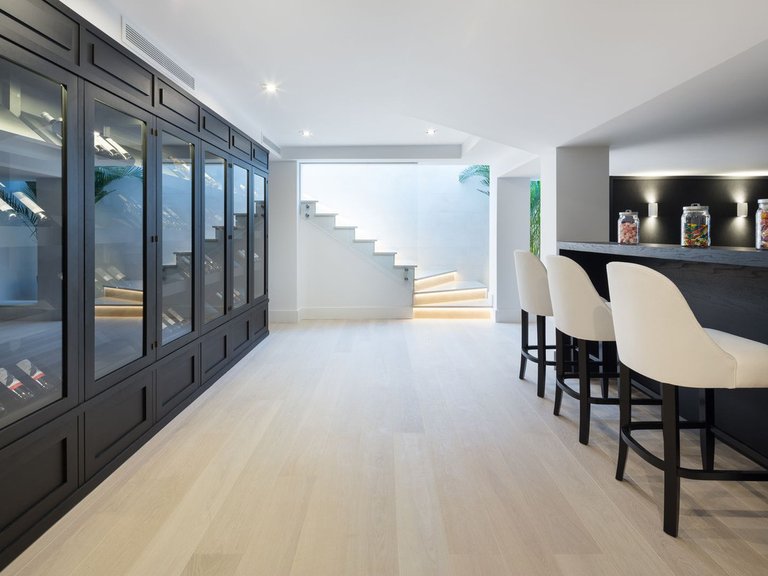 Villa for Sale in Aloha, Malaga 16