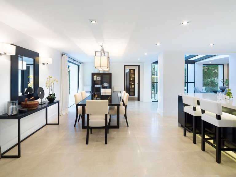 Villa for Sale in Aloha, Malaga 3