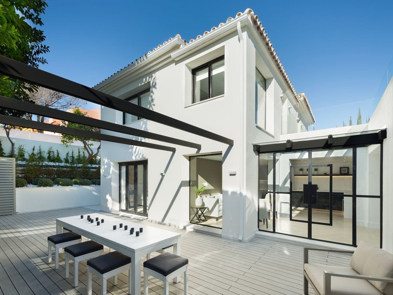 Villa for Sale in Aloha, Malaga 6