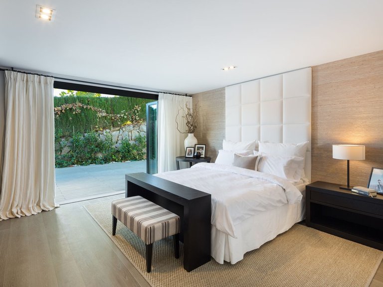 Villa for Sale in Aloha, Malaga 8