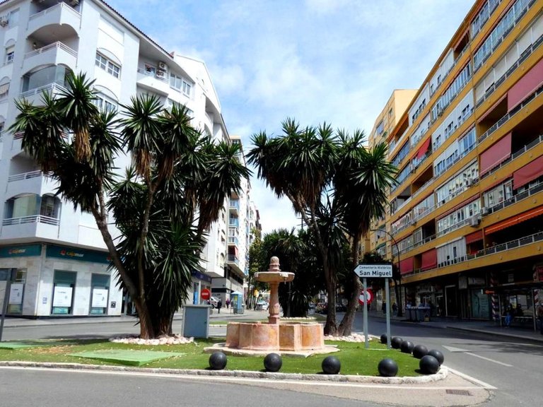 Villa for Sale in Capuchinos, Malaga 28