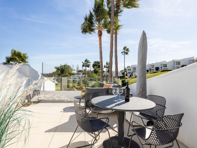 Apartment for Sale in Nueva Andalucía, Malaga 17