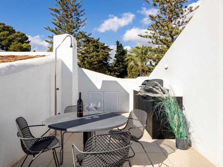 Apartment for Sale in Nueva Andalucía, Malaga 19