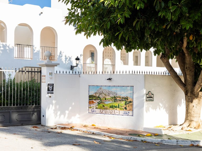 Apartment for Sale in Nueva Andalucía, Malaga 27