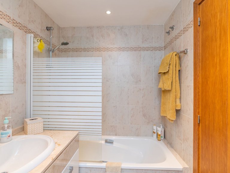 Apartment for Sale in Selwo, Malaga 12
