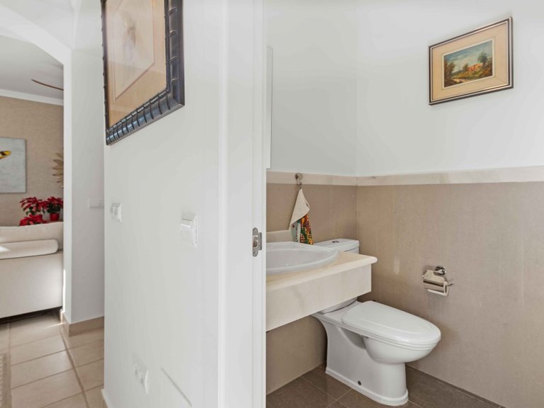 Villa for Sale in Estepona, Malaga 11
