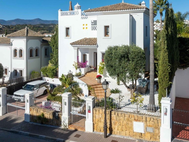 Villa for Sale in Estepona, Malaga 14