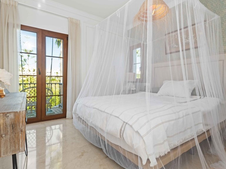 Villa for Sale in Estepona, Malaga 22