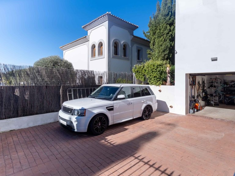 Villa for Sale in Estepona, Malaga 31
