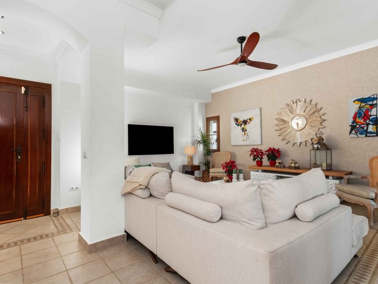 Villa for Sale in Estepona, Malaga 5