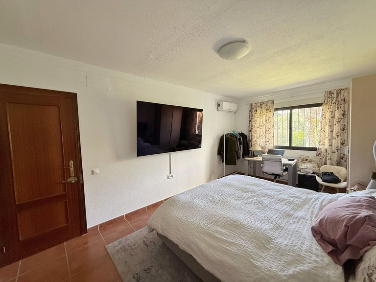 Villa for Sale in Calahonda, Malaga 7