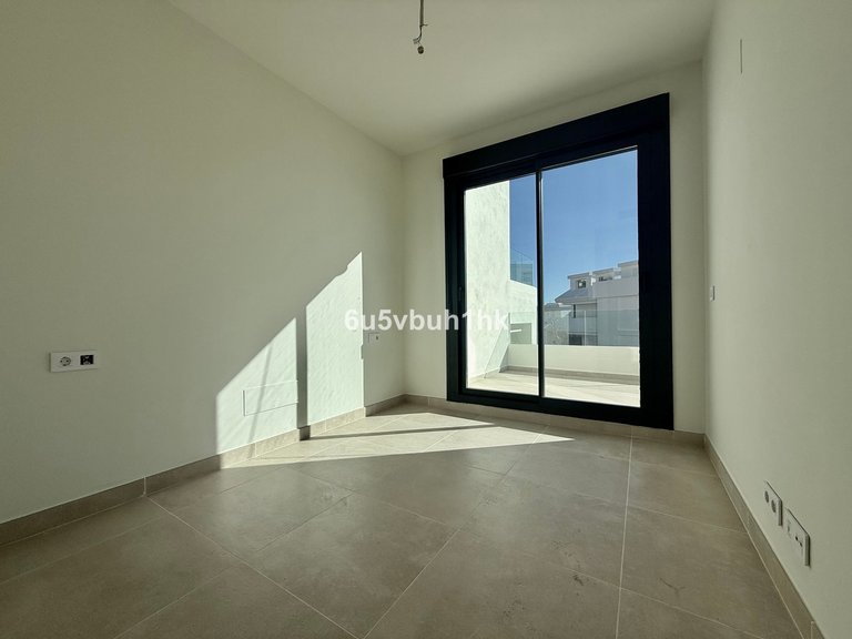Villa for Sale in Benalmadena, Malaga 11