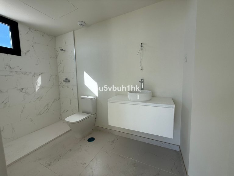 Villa for Sale in Benalmadena, Malaga 9