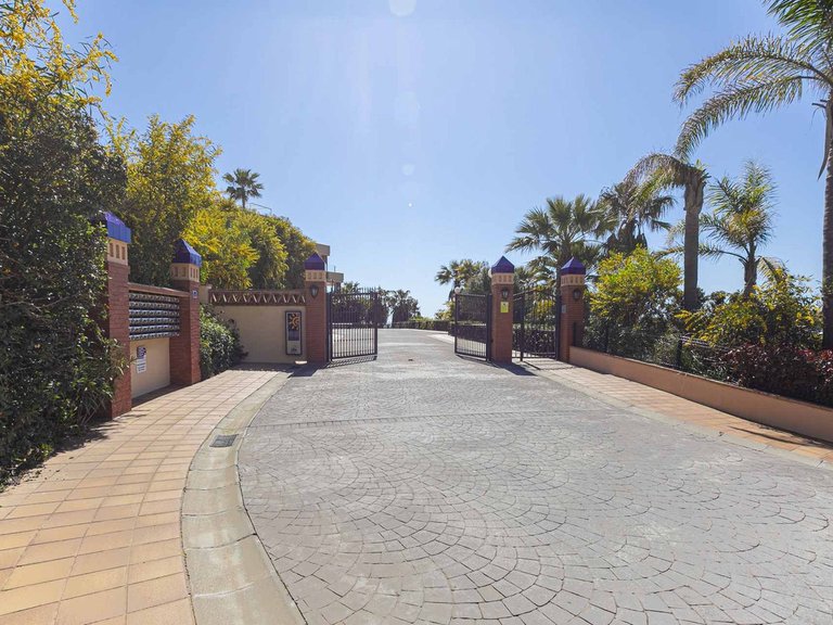 Apartment for Sale in El Chaparral, Malaga 2