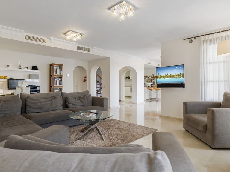 Town House for Sale in Benahavís, Malaga 11