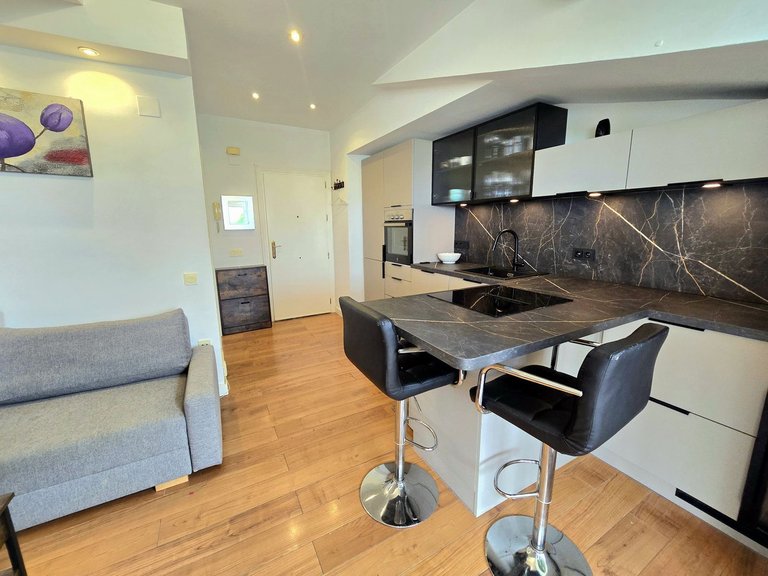 Apartment for Sale in The Golden Mile, Malaga 3