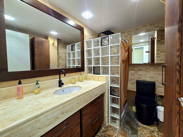 Apartment for Sale in The Golden Mile, Malaga 6