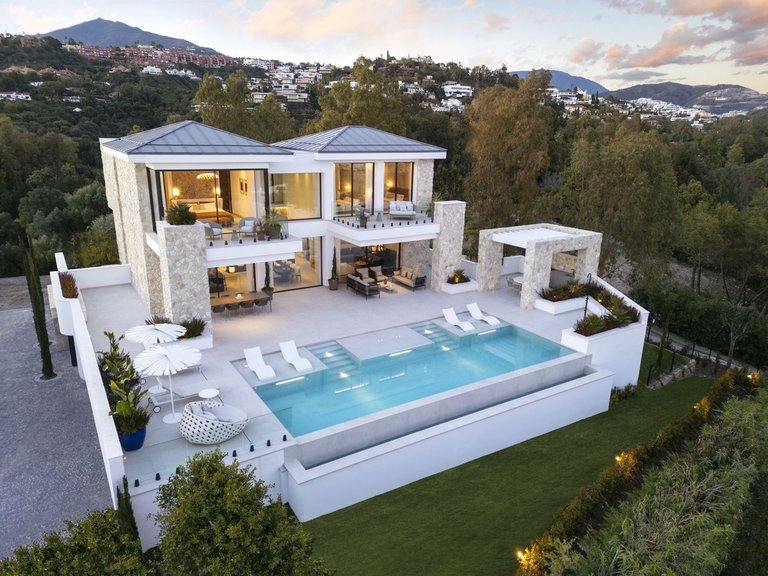 Villa for Sale in Benahavís, Malaga 2