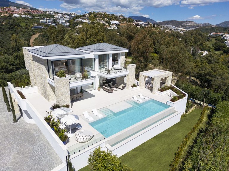 Villa for Sale in Benahavís, Malaga 39