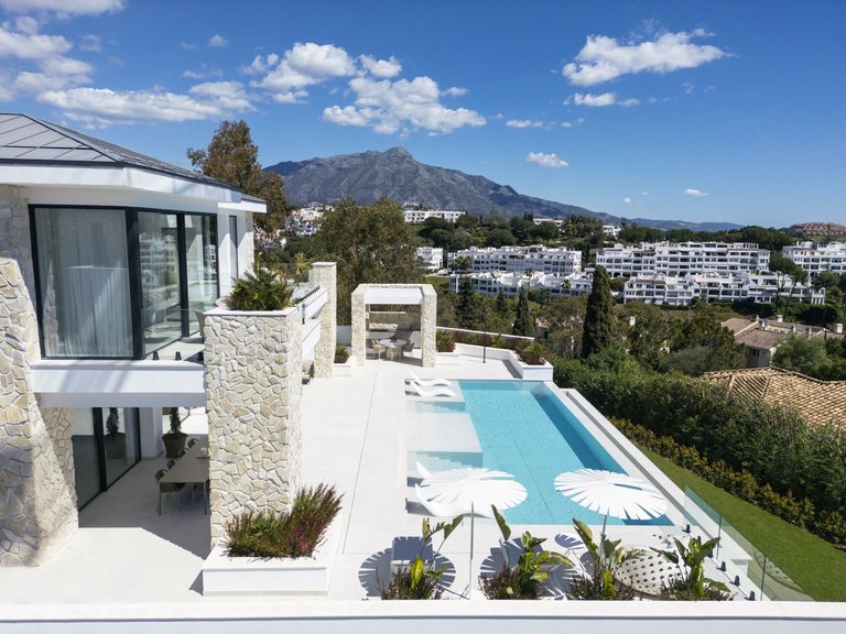 Villa for Sale in Benahavís, Malaga 40