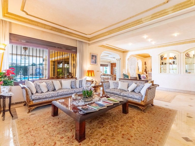 Villa for Sale in Los Monteros, Malaga 13