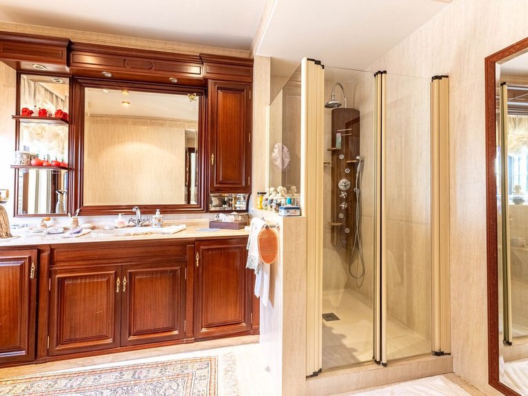 Villa for Sale in Los Monteros, Malaga 20