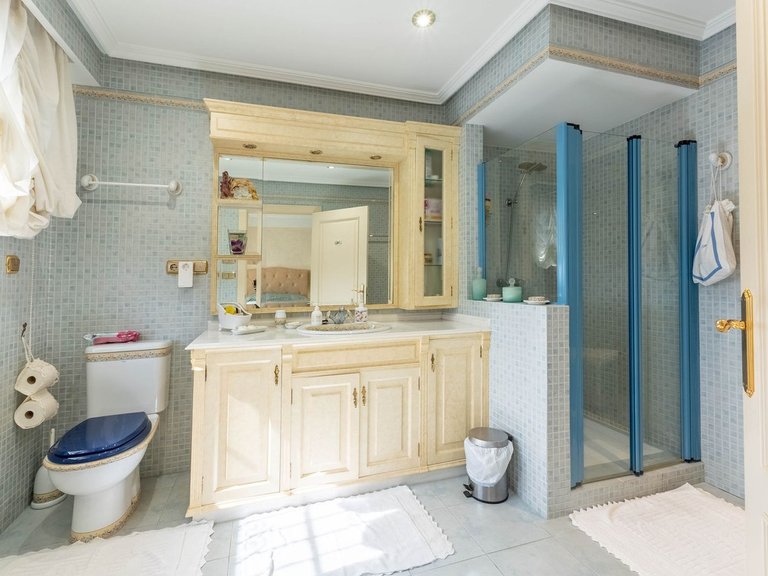 Villa for Sale in Los Monteros, Malaga 29