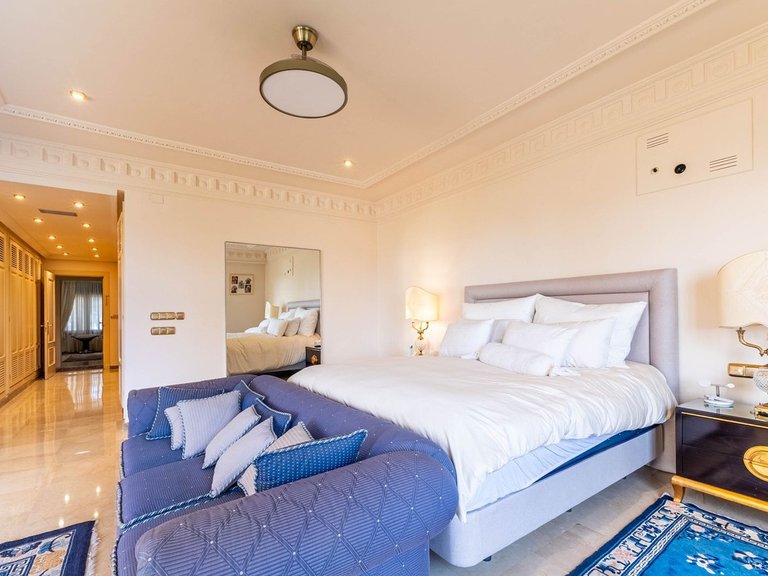 Villa for Sale in Los Monteros, Malaga 35
