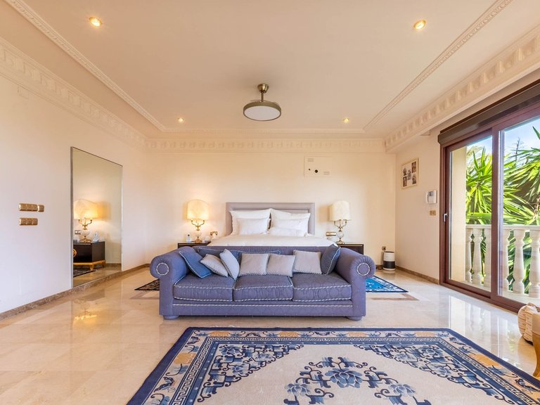 Villa for Sale in Los Monteros, Malaga 38