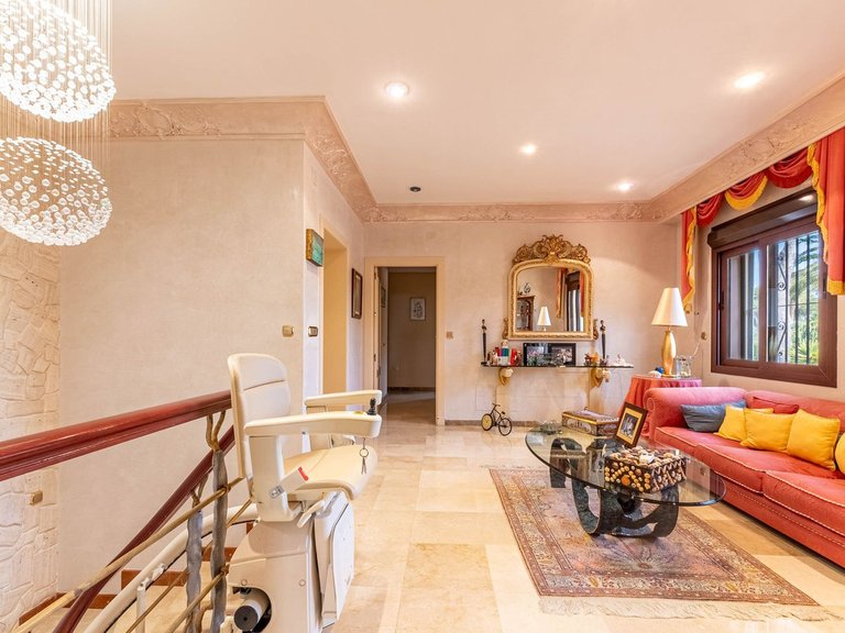 Villa for Sale in Los Monteros, Malaga 40