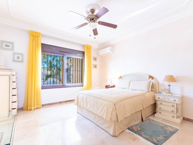 Villa for Sale in Los Monteros, Malaga 42