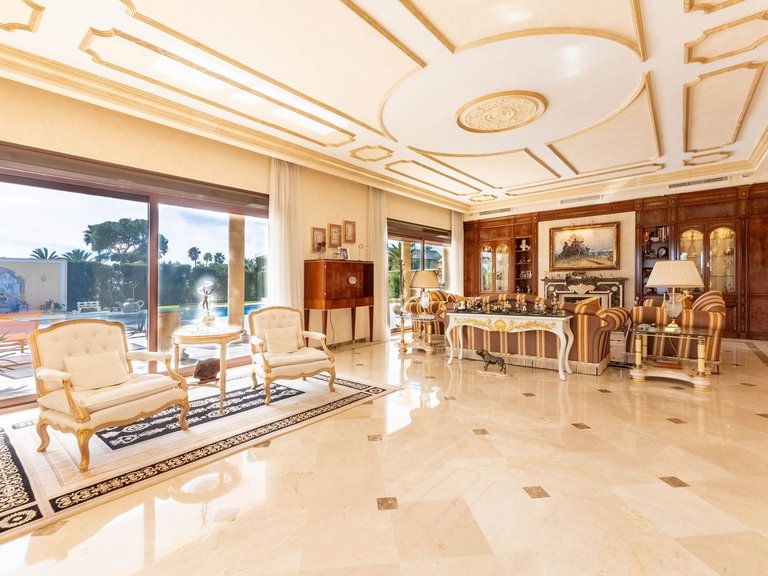 Villa for Sale in Los Monteros, Malaga 5