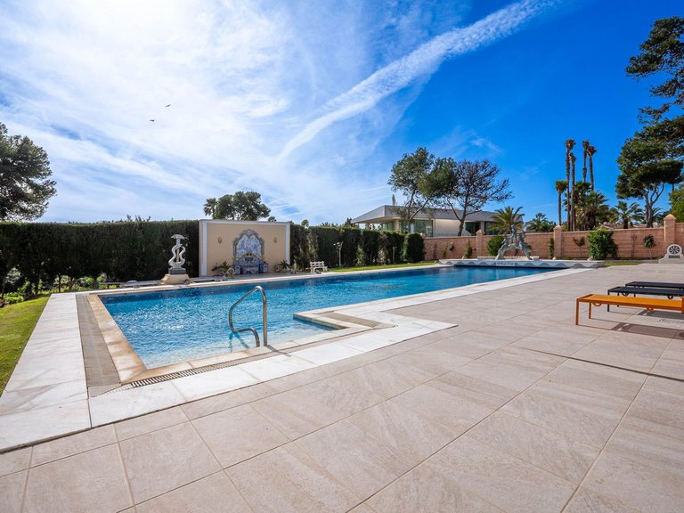 Villa for Sale in Los Monteros, Malaga 51