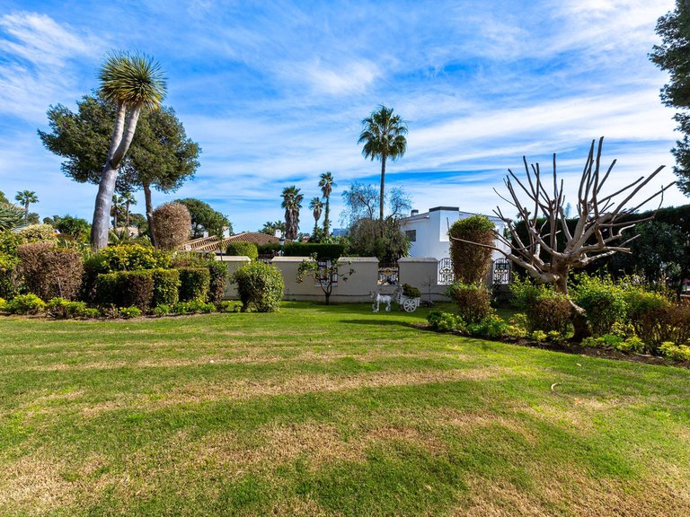 Villa for Sale in Los Monteros, Malaga 53