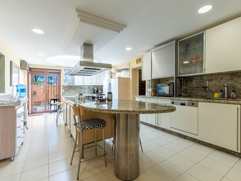 Villa for Sale in Los Monteros, Malaga 58