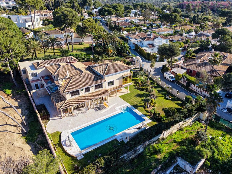 Villa for Sale in Los Monteros, Malaga 76