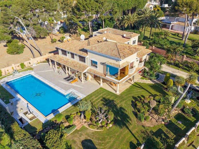 Villa for Sale in Los Monteros, Malaga 77