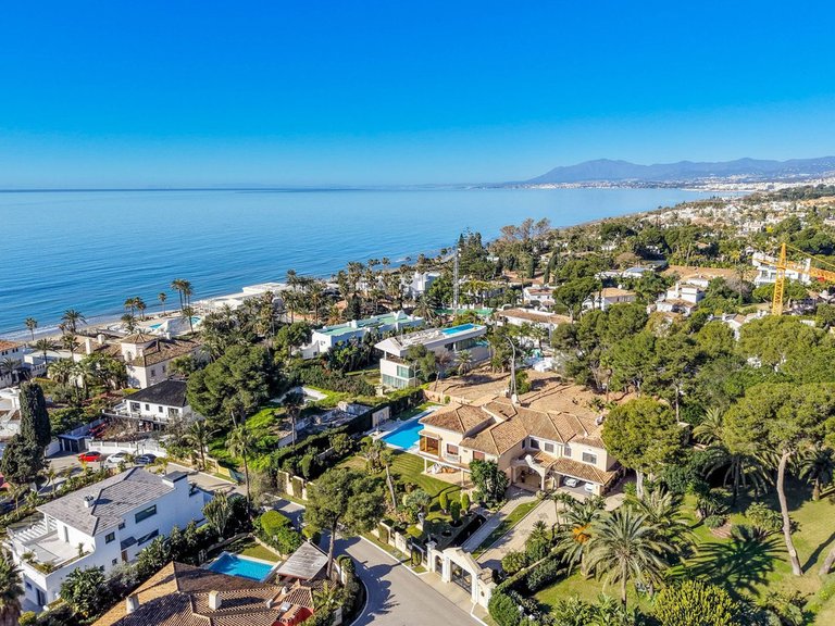 Villa for Sale in Los Monteros, Malaga 79