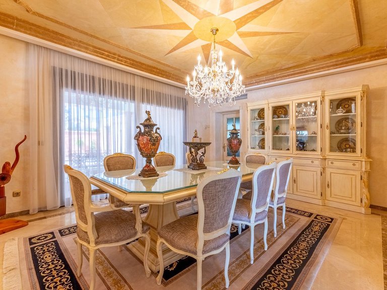 Villa for Sale in Los Monteros, Malaga 8