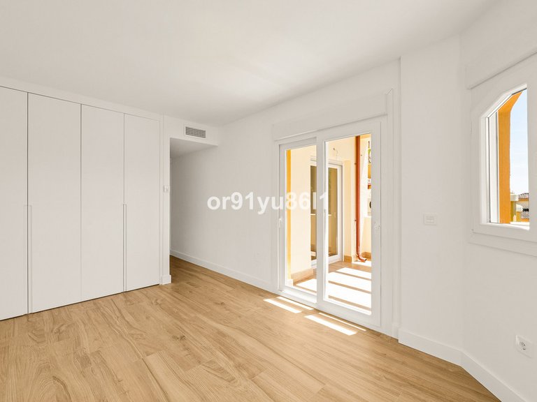 Villa for Sale in Nagüeles, Malaga 14