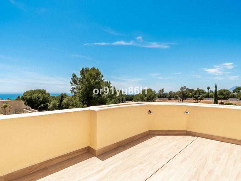 Villa for Sale in Nagüeles, Malaga 15