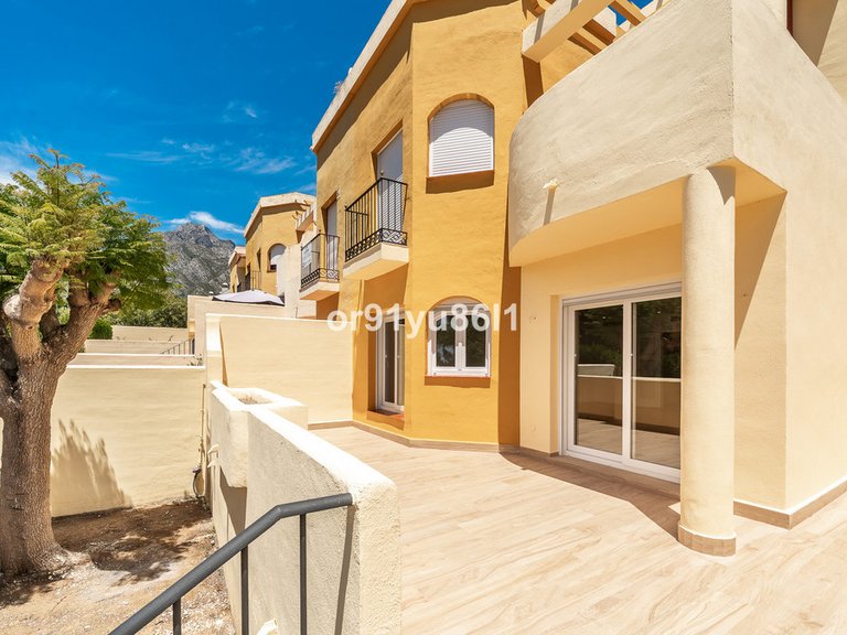 Villa for Sale in Nagüeles, Malaga 21