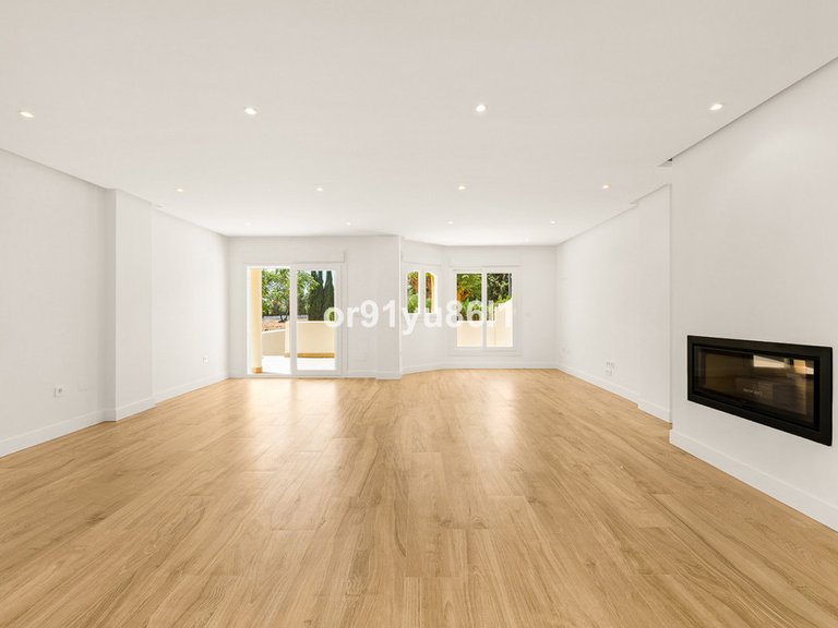 Villa for Sale in Nagüeles, Malaga 4