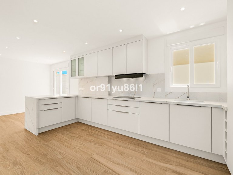 Villa for Sale in Nagüeles, Malaga 8