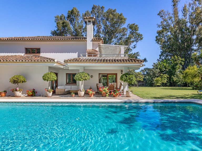 Villa for Sale in Costalita, Malaga 1