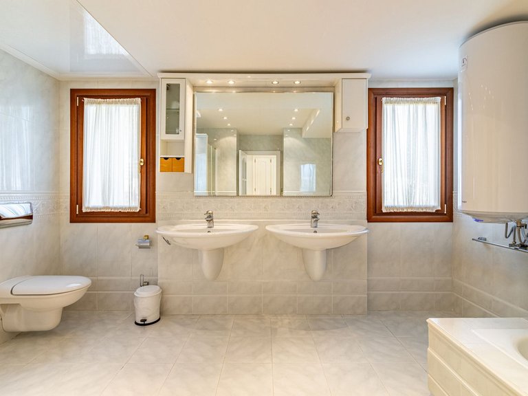 Villa for Sale in Costalita, Malaga 17