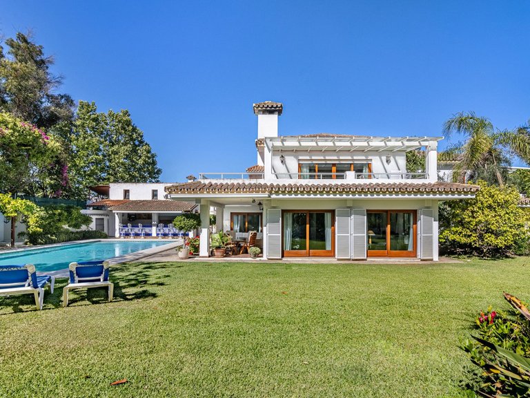 Villa for Sale in Costalita, Malaga 3
