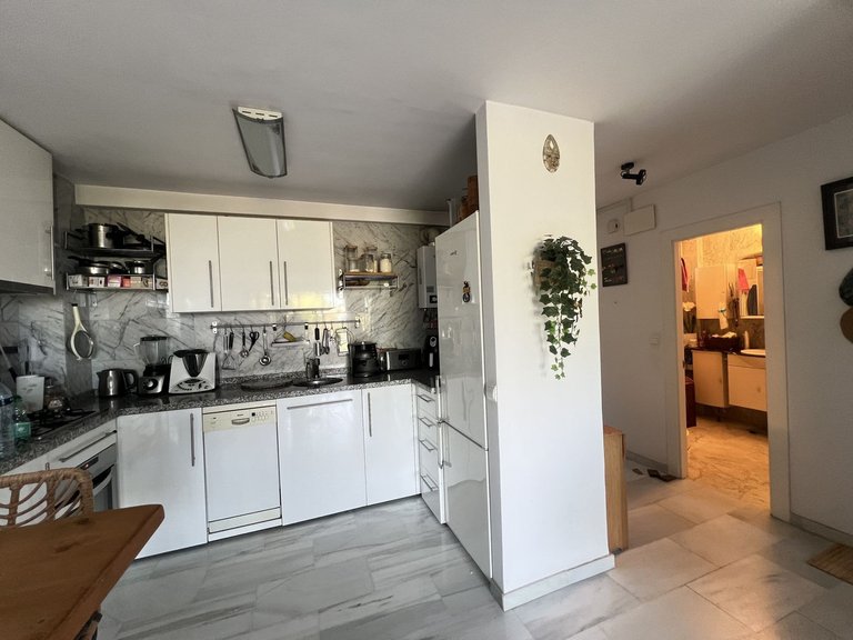 Apartment for Sale in Marbella, Malaga 25